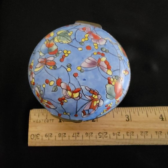 Vintage Butterfly Design Painted Enamel Trinket Box - Picture 8 of 12